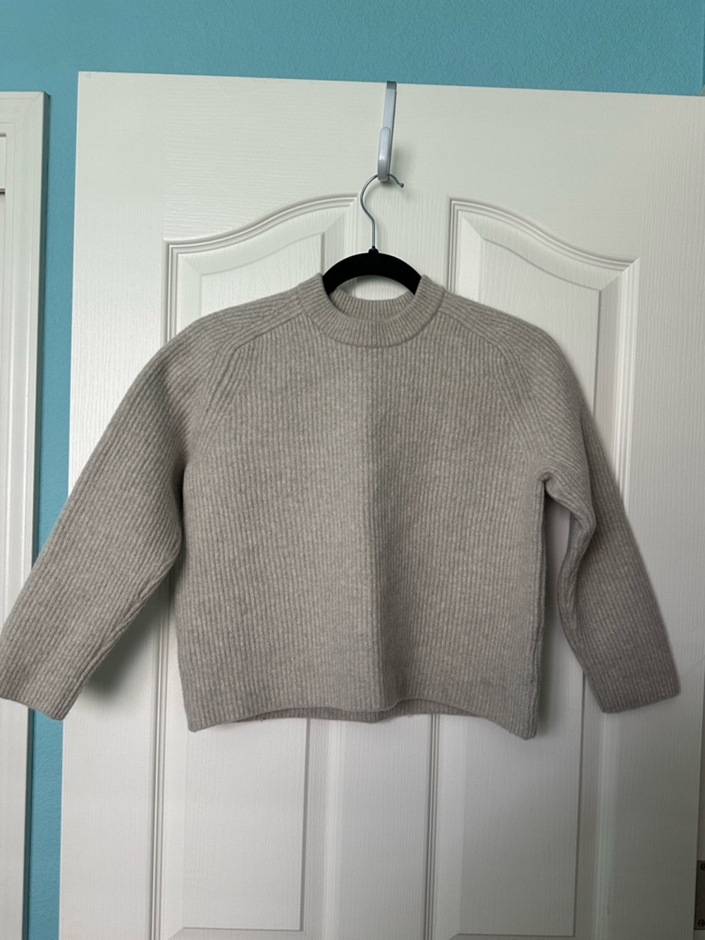 UNIQLO Crewneck Sweater